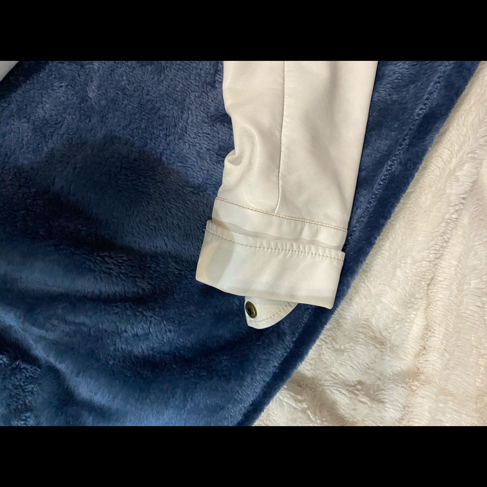 White jacket - Picture 6 of 8